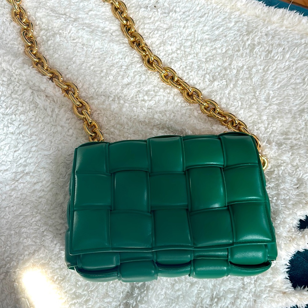 Bottega Véneta Padded chain cassette crossbody bag